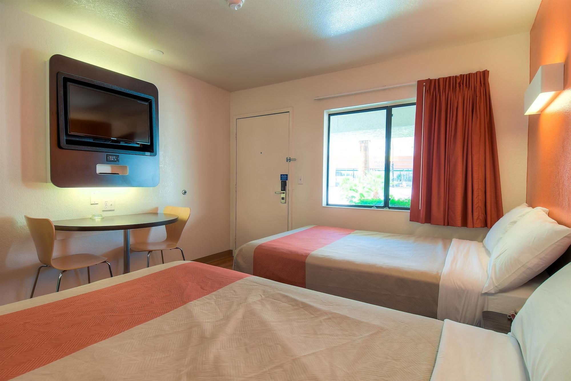 Motel 6-Palm Springs, Ca - Downtown Luaran gambar