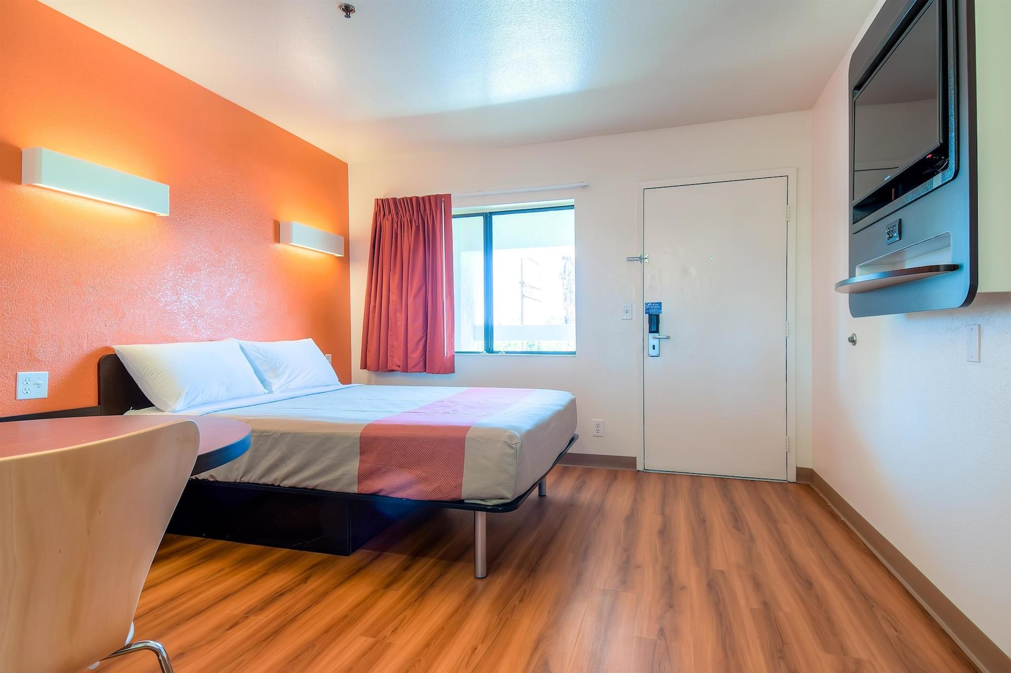 Motel 6-Palm Springs, Ca - Downtown Luaran gambar