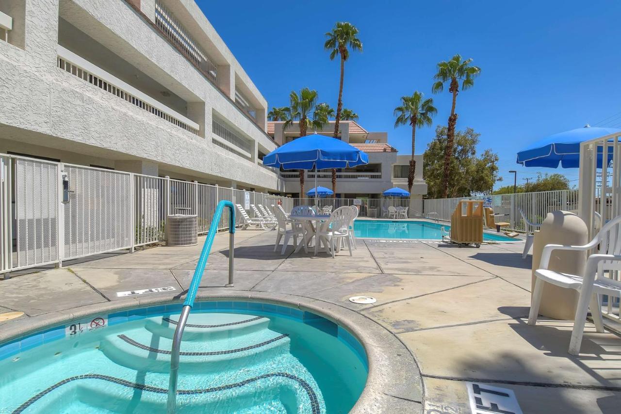 Motel 6-Palm Springs, Ca - Downtown Luaran gambar
