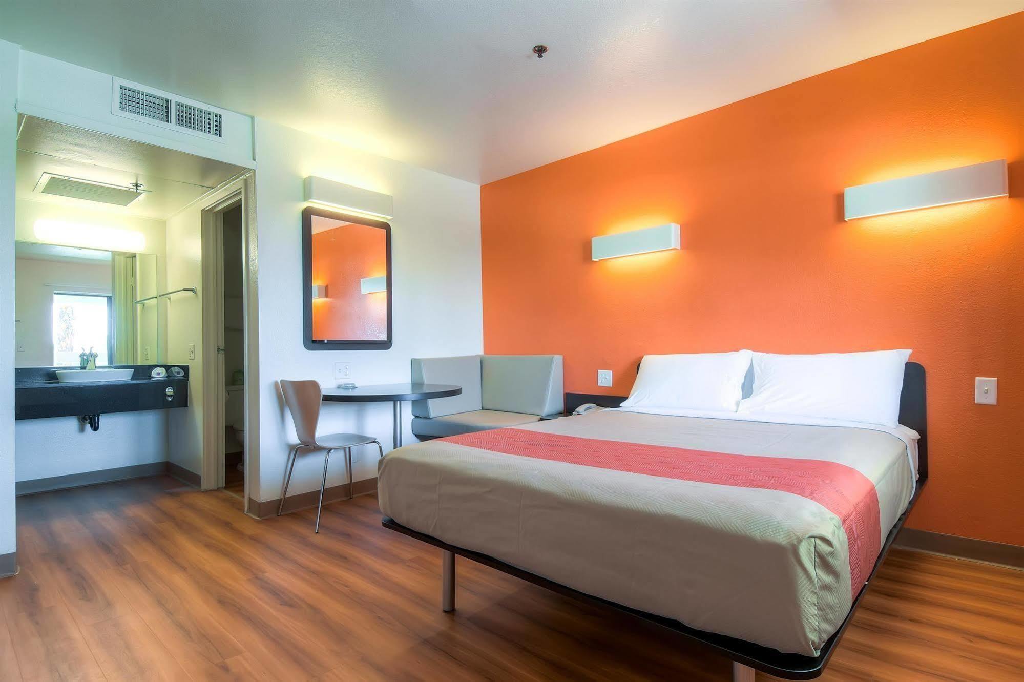 Motel 6-Palm Springs, Ca - Downtown Luaran gambar