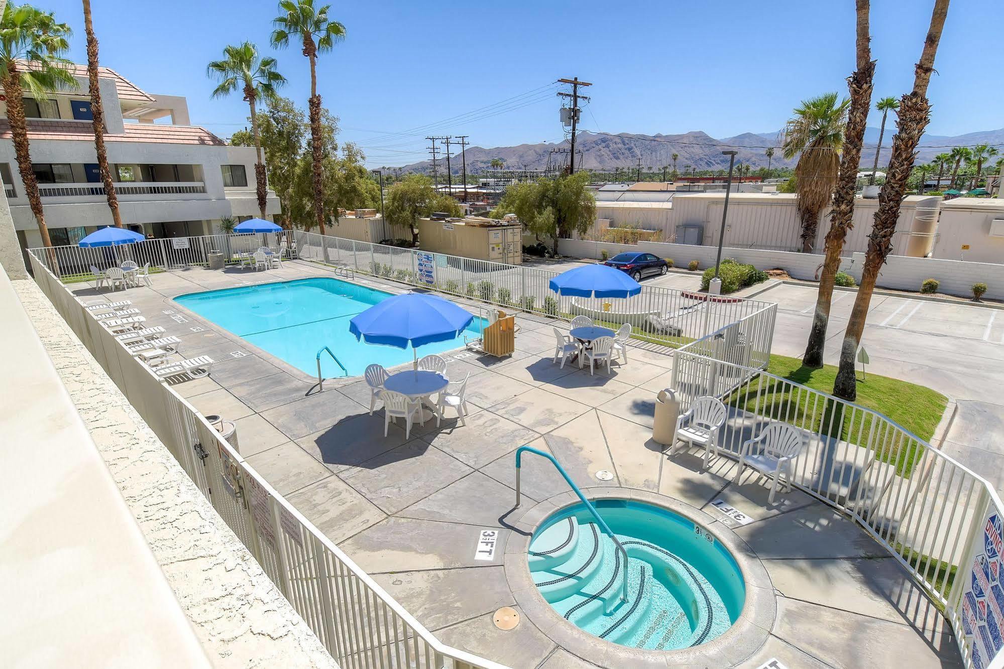 Motel 6-Palm Springs, Ca - Downtown Luaran gambar